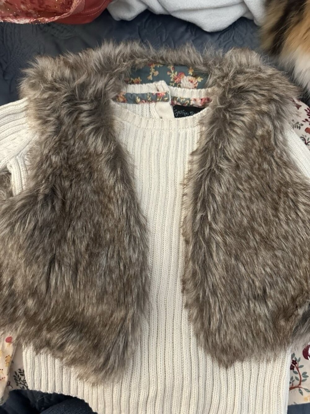Sweater & Vest Faux Fur Size 24 Months Long Sleeve, 2 pc, New, by Cynthia Rowley